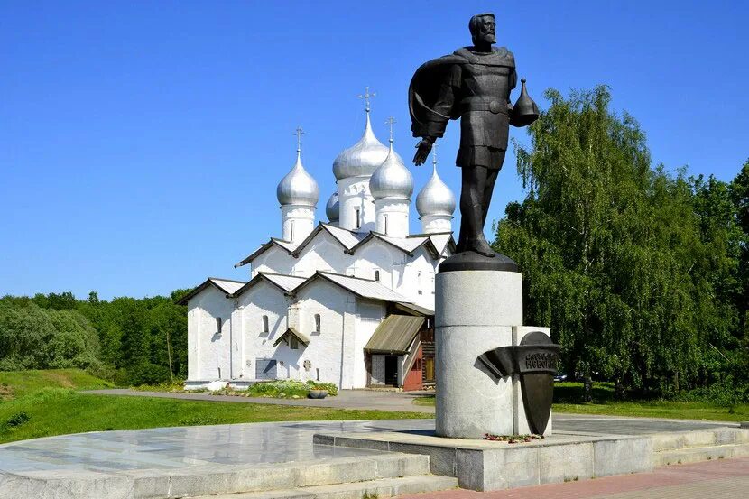 Достопримечательности новгорода за 1 день. Великий Новгород достопримечательности. Памятники Великого Новгорода. Исторические памятники Великого Новгорода. Великий Новгород Главная достопримечательность.