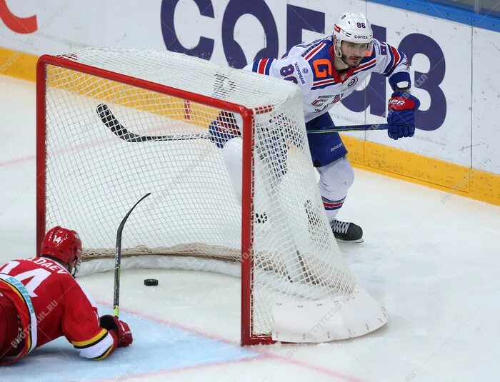 Red star kunlun logo. Матч ска куньлунь ред. Ска куньлунь ред стар. Ска авангард. Матч ска куньлунь ред.