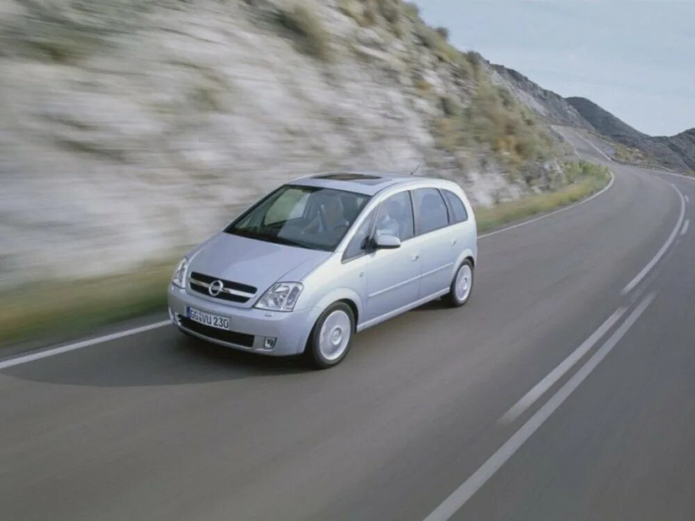 Опель 1 поколение. Opel Meriva 2002. Минивэн Опель Мерива. Opel Meriva 1. Опель Мерива первое поколение.