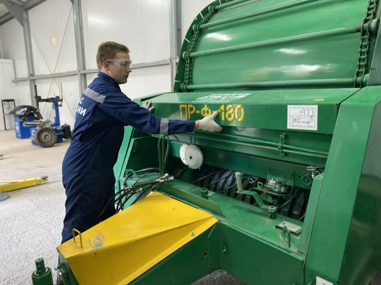 слесарь по ремонту сельскохозяйственных машин и оборудования