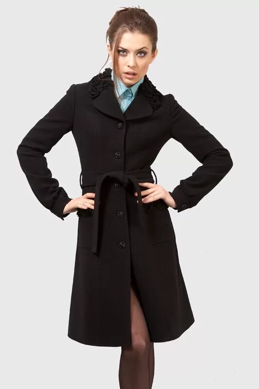 Женское пальто с воротником купить. Женское пальто чёрное Koru Style. Чёрное пальто женское. Пальто черное женское классическое. Приталенное пальто.