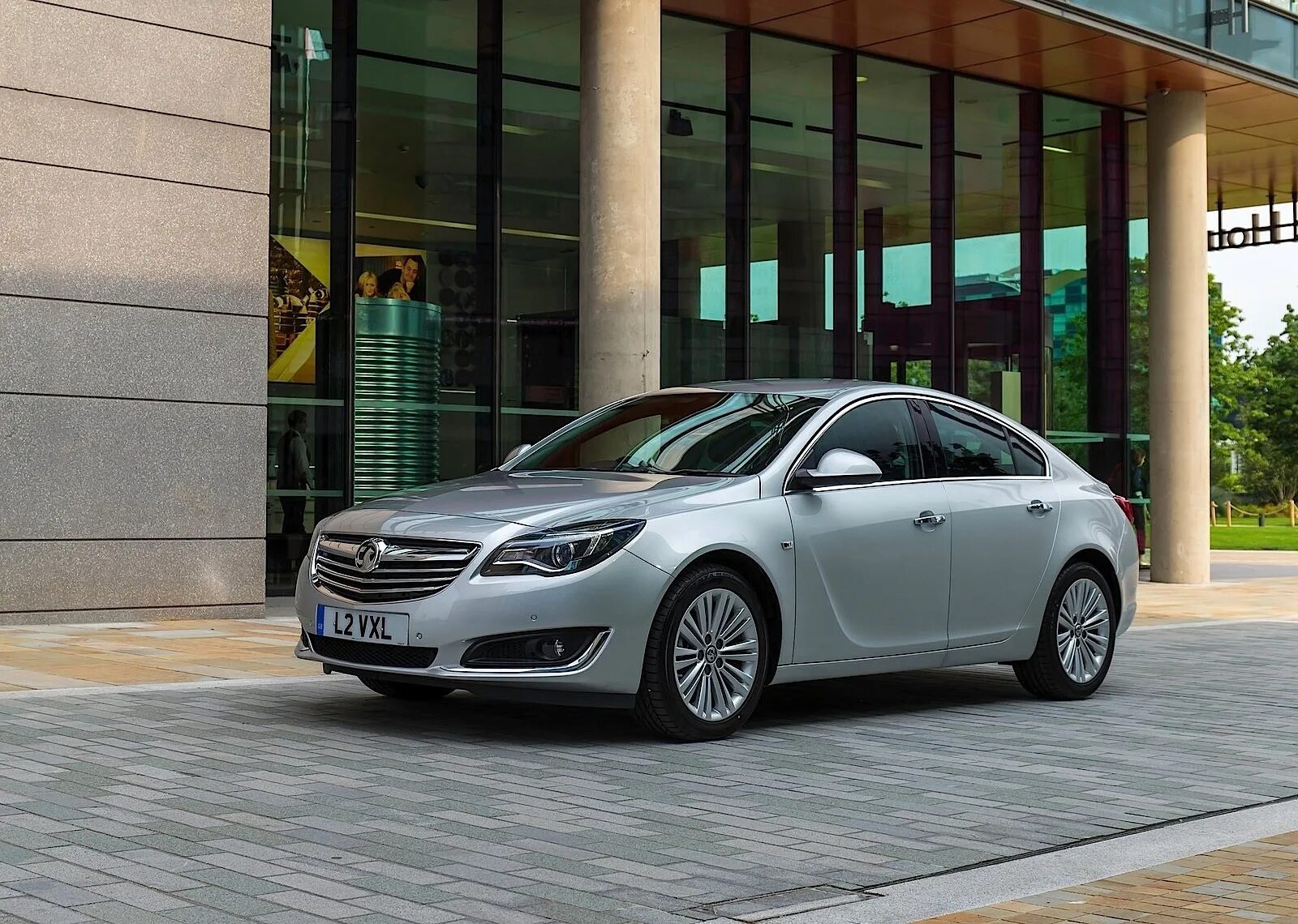 Opel Insignia 2014. Опель Инсигния 2014. Опель Инсигния хэтчбек. Opel Insignia хэтчбек 2014.