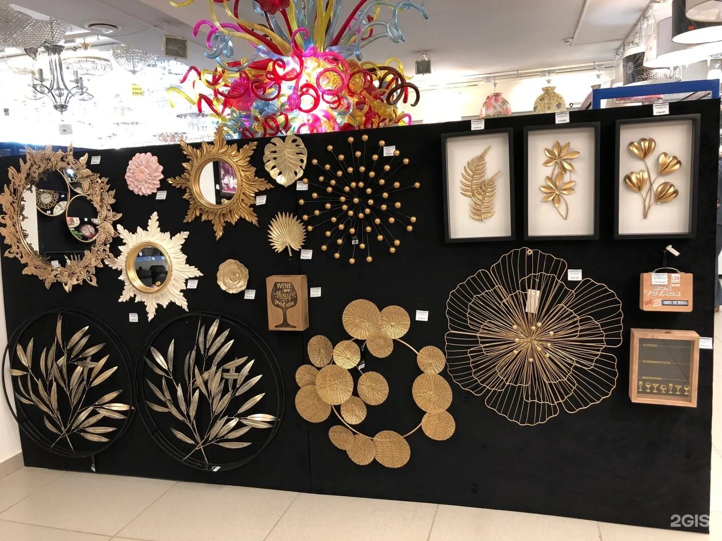 световой декор. магазины декора киров. освещение в мебельном салоне. салон люстр. магазины декора киров.