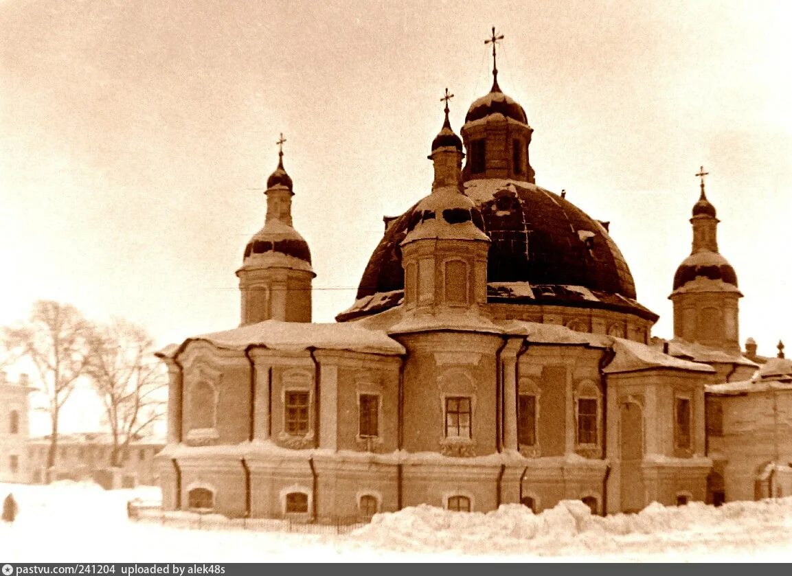 Храм воскресенский вологда. Вологодский кремль воскресенский собор. Воскресенском соборе вологда. Вологодский кремль воскресенский собор. Вологодский кафедральный собор вологда.