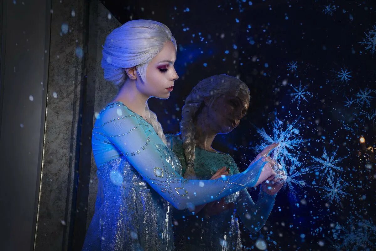 на небе эльзы перевод. эльза в горах. океан эльзы обними слова. эренделл. эльзу убили холодное сердце.