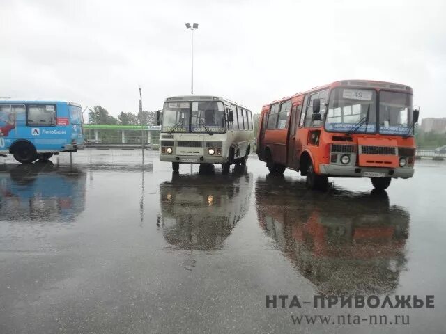 59 автобус нижний новгород. Транспорт Нижегородской области. Маршрутка Нижний Новгород фото 2012 год. 45 Маршрутка Нижний Новгород. Забитая маршрутка Нижний Новгород.