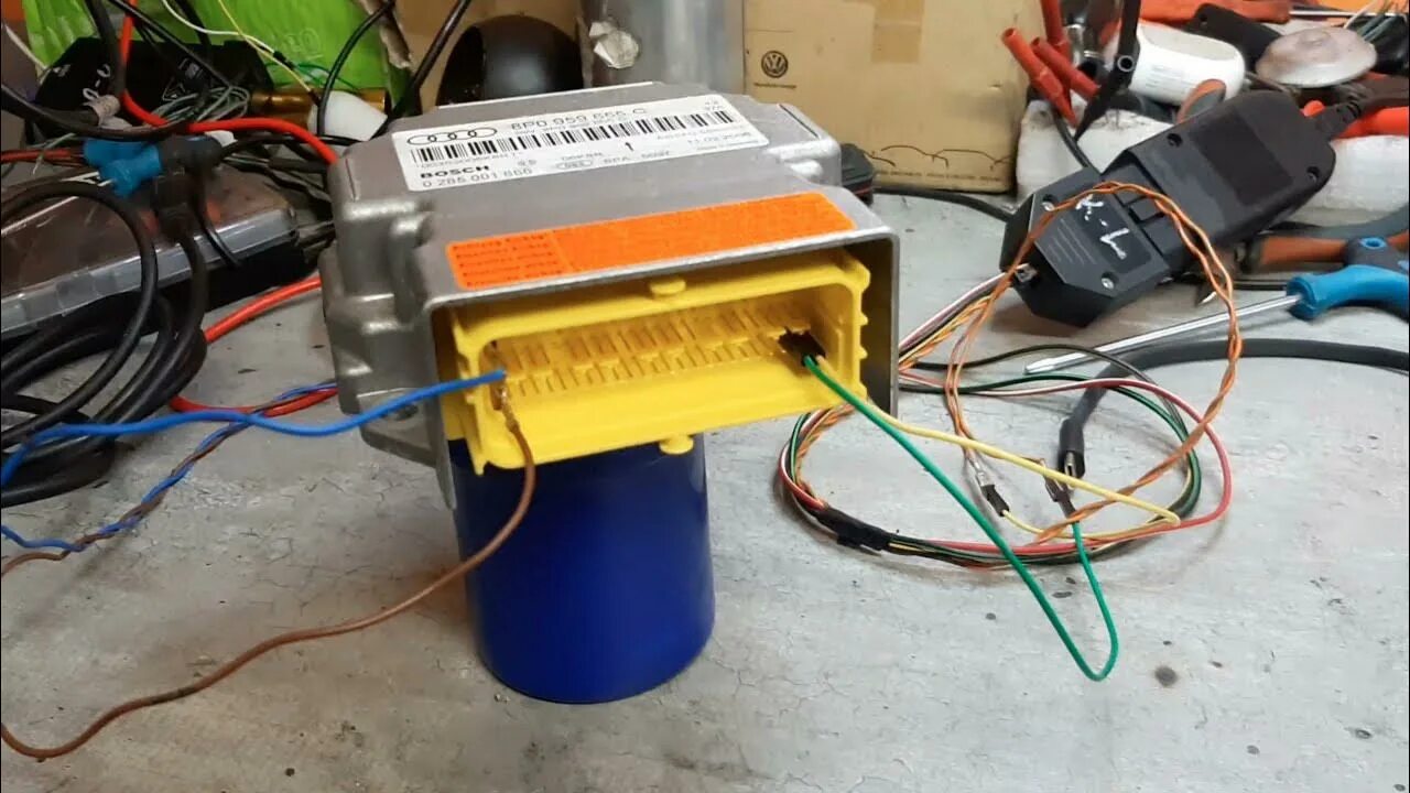 Краш дата srs блока. Vw audi airbag resetter. Ремонт блока airbag. Сброс краш. Восстановление блоков srs.