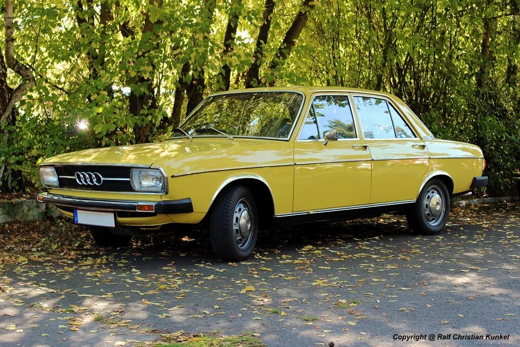 Ауди первого поколения. Audi 100 c1. Audi 100 (c1) 1968. Audi 100 1976. Audi 100 1978.