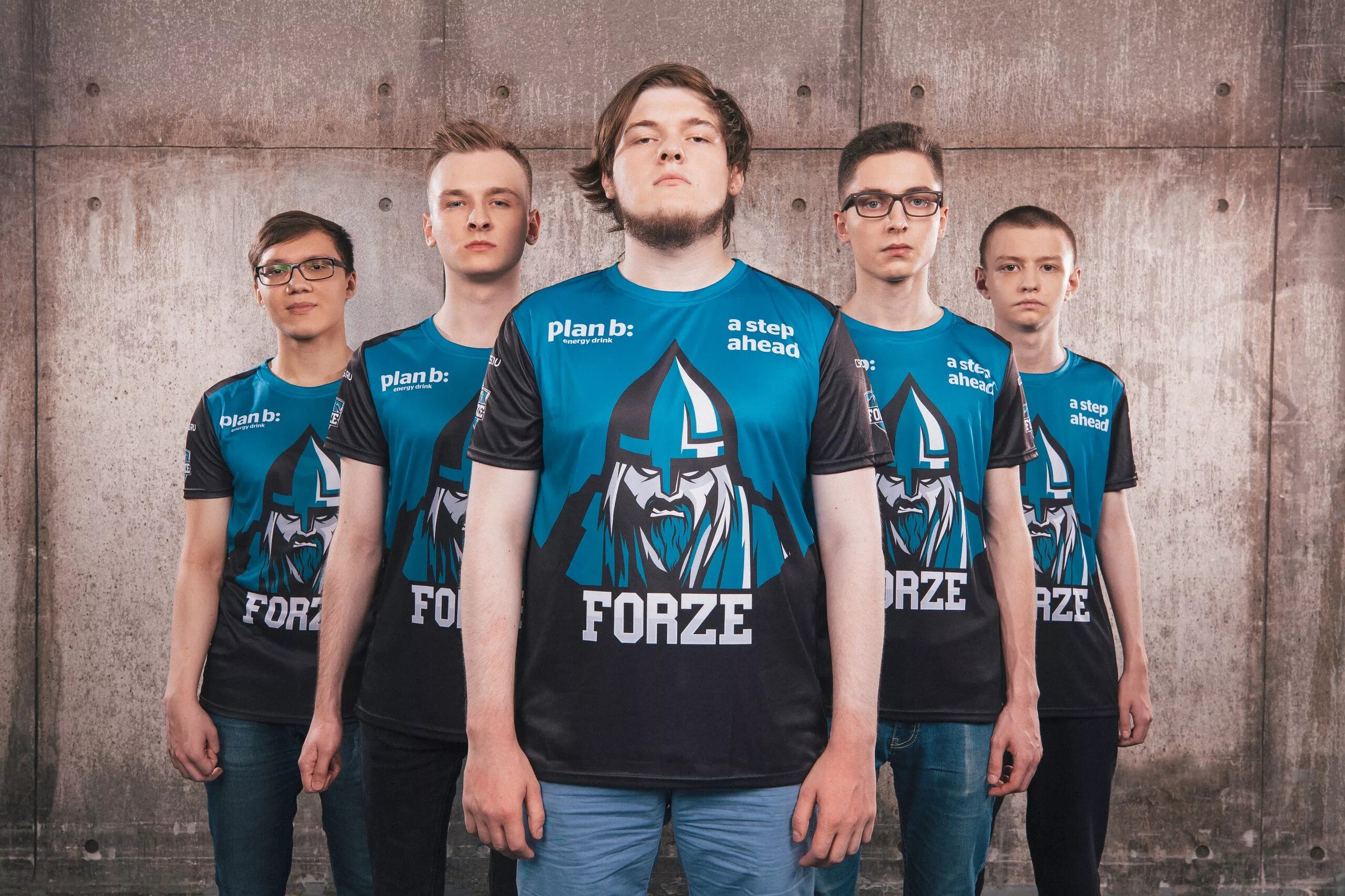 My gaming team. Команда КС го forze. Киберспорт команды. Киберспортивная команда forze. Forze форма.