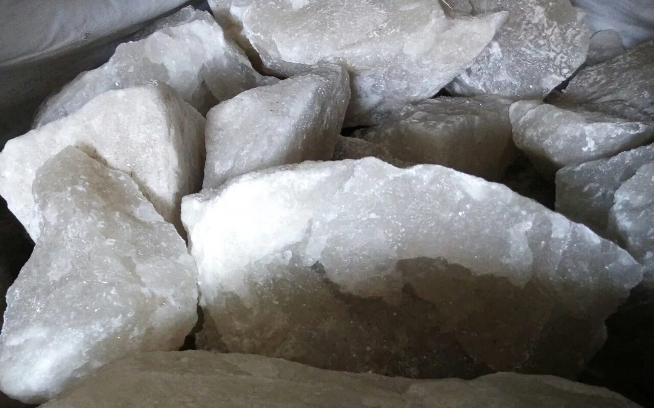 каменная соль лизунец. лизунец руссоль 10 кг. лизун для коров. соли животноводства. соль лизунец для коров.