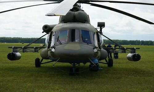 Турбина вертолета. Ветер и вертолёт. H135 вертолет. Летать на вертолете во сне. Красный вертолет.