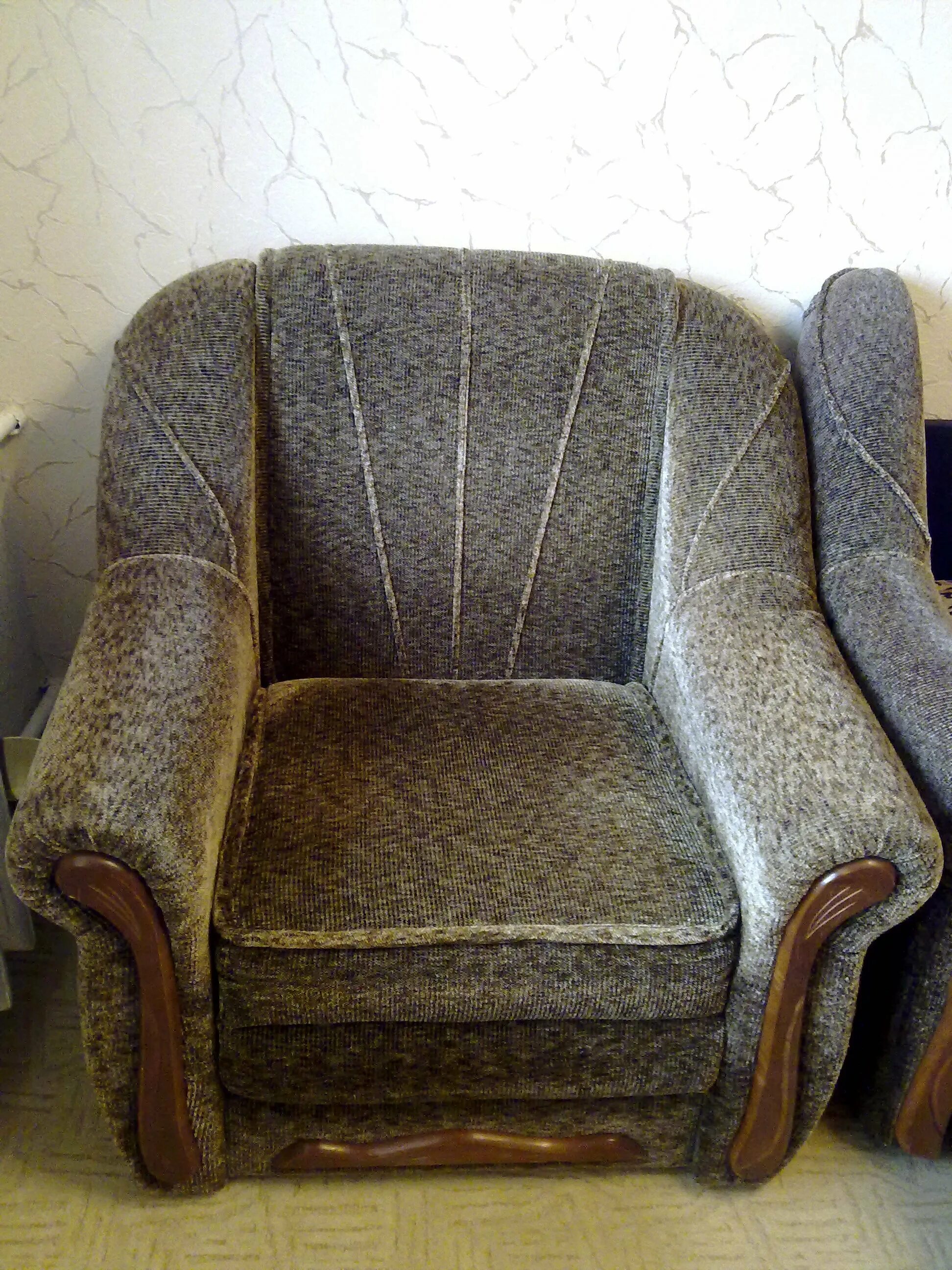 Кресла б/у. Кресло из 2000х. Бэушные кресла. Кресло раскладные даром. Мебель б у кресла