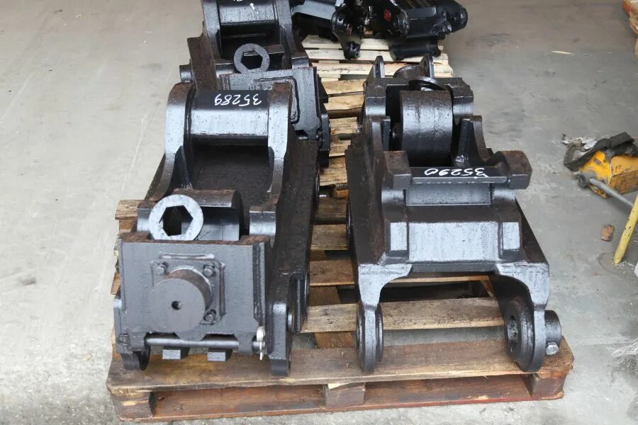 Квик каплер на мини экскаватор. Быстросъем для ковша экскаватора либхер 938. Квик-каплер для r210w-9s. Механический пружинный квик каплер. Квик-каплер impulse qc-100m.