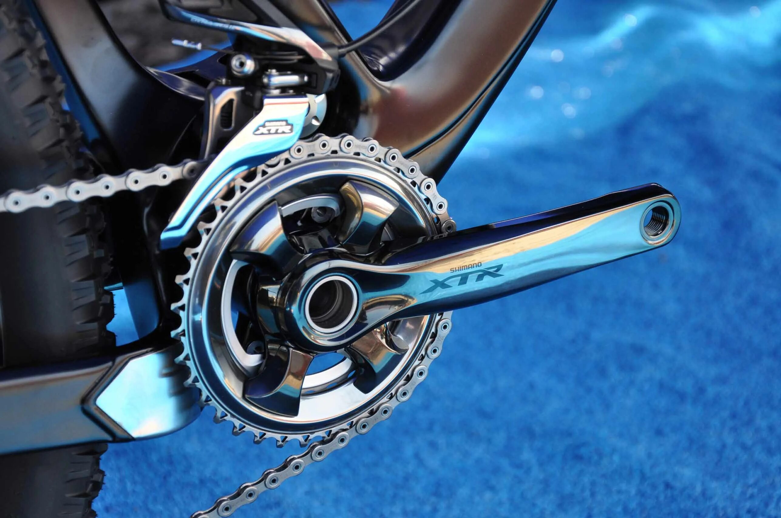 Цена xtr. Shimano XTR 11 Gear Hub. Shimano XTR FC-m9000 Cranks. SRAM Shimano. Шоссейный барабан шимано 10-11 скоростей.