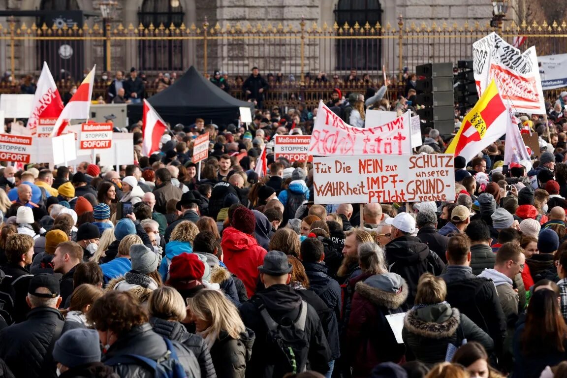 Protest against. Митинги в Австрии 2022. Протесты в Австрии. Демонстрация в Вене. Протесты в Европе Австрия.