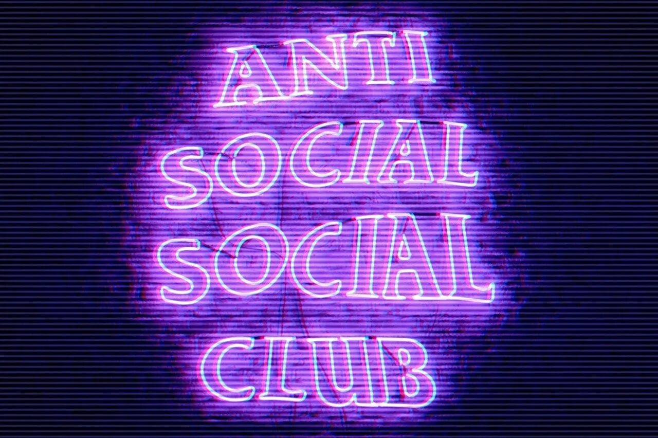 Society text. Надпись Anti social social Club. Anti social social Club лого. Неоновые надписи. Неоновые обои.