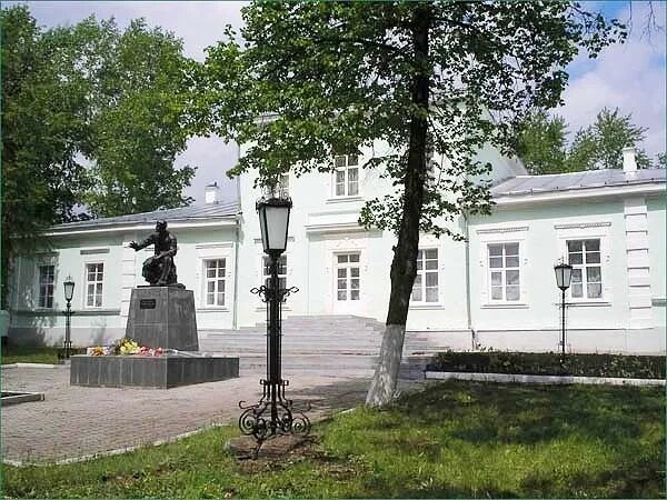 Музей город алапаевск свердловская область. Музей чайковского в алапаевске. И чайковского алапаевск. Дом музей петра ильича чайковского алапаевск. Дом-музей петра ильича чайковского в алапаевске фото.