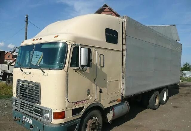 Freightliner 9800. Freightliner International 9800. Фредлайнер одиночка 15 тонник. Грузовик International 9800 спальник. Продажа грузовиков ру