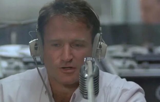 Робин Уильямс good morning Vietnam. Доброе утро Вьетнам Люцифер. Доброе утро Вьетнам. Good morning vietnam на будильник black sabbath