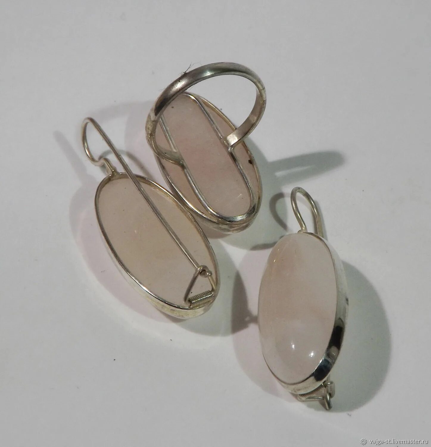 Кольцо с розовым кварцем в серебре купить. Профессиональная фотография бижутерии. Набор кварц. Набор кварц. Набор кварцевый фильтр кварц 35.