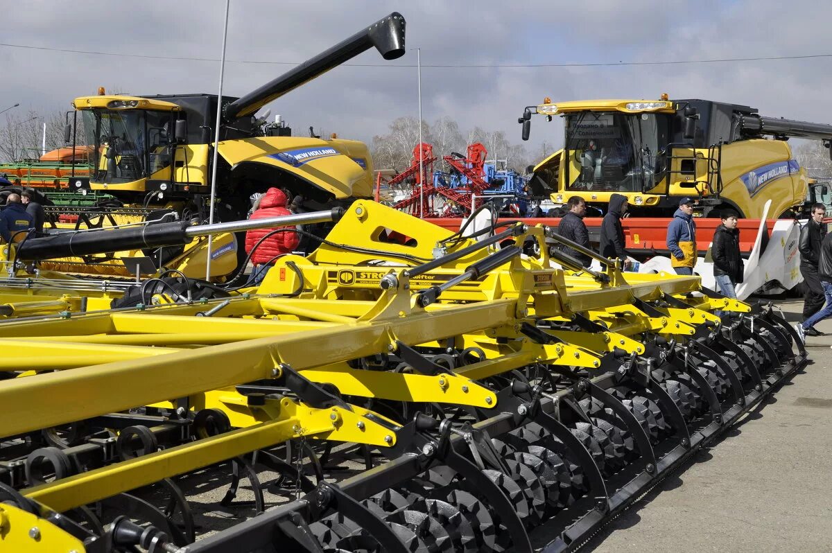 бороны зерноград. сельхозтехника калуга. агрегат калуга грабцевское шоссе. хозяйство калужской области. сельхозтехника в бригаде.