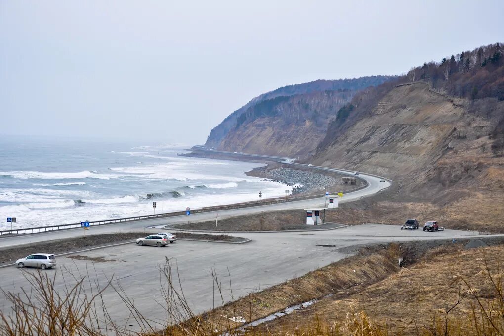 Пригородное сахалинская область. Озерское сахалинская область фото. Погода в пригородном сахалинская область. Пляж в корсакове сахалин. Завод спг сахалин.