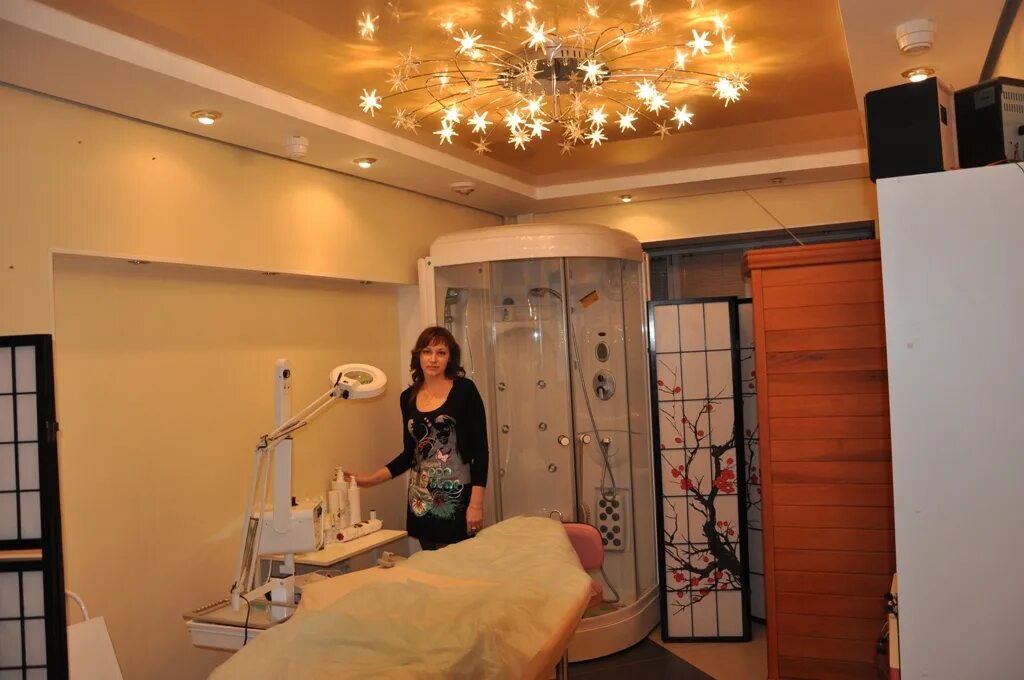 Салон красоты новый уренгой. Дом быта новый уренгой парикмахерская. Ленинградский 5 а эдем новый уренгой. Салон манхэттен новый уренгой. Салон гламур.