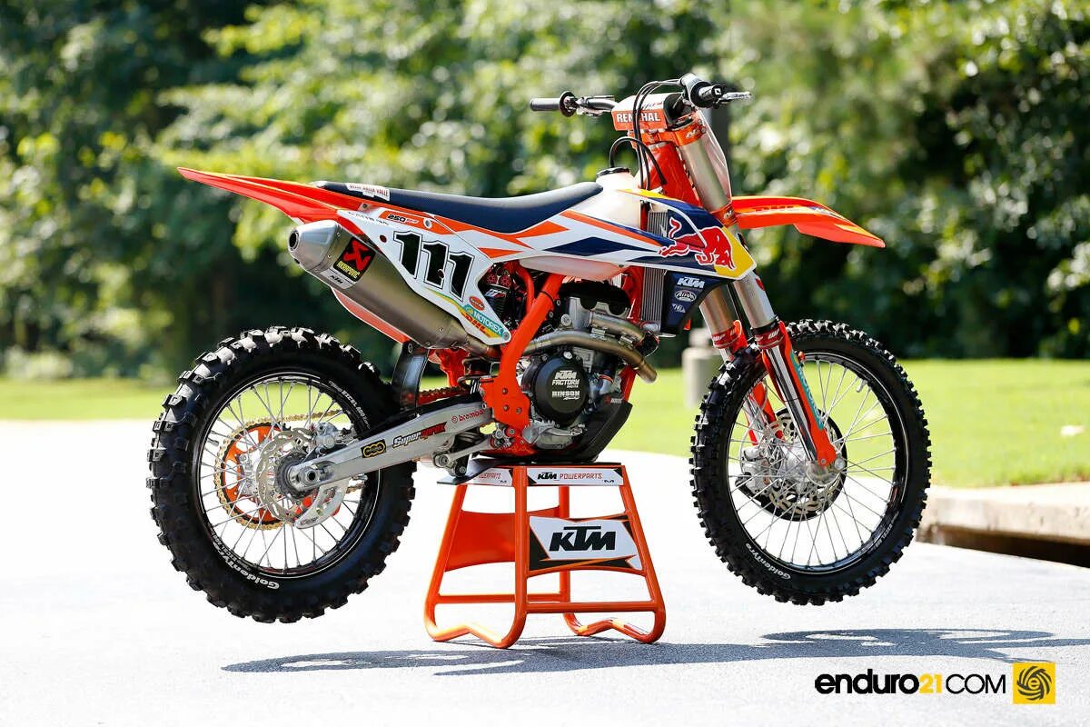 Питбайк или эндуро. Питбайк КТМ 250. Питбайк KTM SX 250. Питбайк KTM 250 эндуро. KTM 250 SX-F эндуро или кросс.