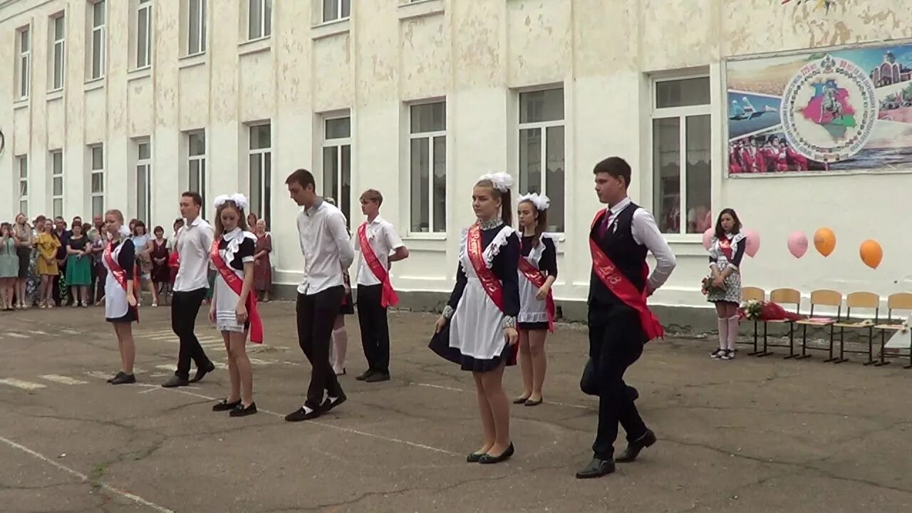 Школа номер 1 город неман. Вальс 11 класс. Вальс 11 класс. Вальс 11 класс. Вальс на выпускной 11 класс.