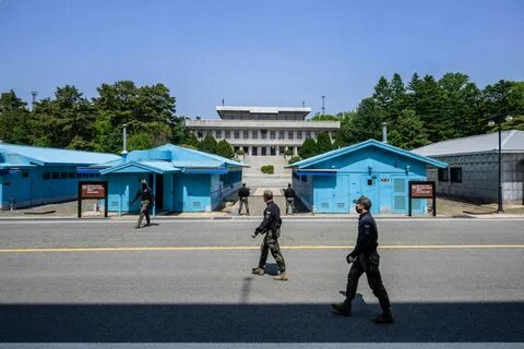Чиновник кндр выгнал