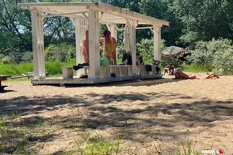 Нудистский пляж в Серебряном бору - один из самых известных в Москве.