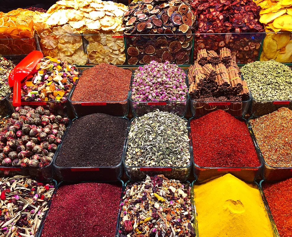 Spice bazaar. Ипетский базар (мысыр чаршысы, тур. Турецкий рынок на улице. Египетский базар в стамбуле специи. Восточный базар в турции.