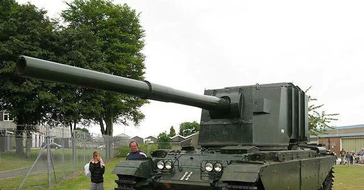 Фв 4005 в реальной жизни. Fv4005 stage i. сау - fv4005 stage 2. танк fv4004 conway. калибр fv4005 орудие.