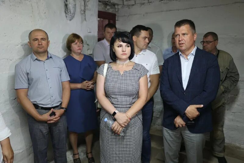 Юристы елец. Ул льва толстого 8 елец. Евгений михайлович администрация президента. Липецкая область елец улица коммунаров 99 сервис центр профессионал. Муп елец сервис.