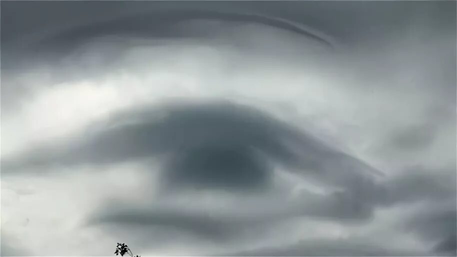 Глаза в небе чудо