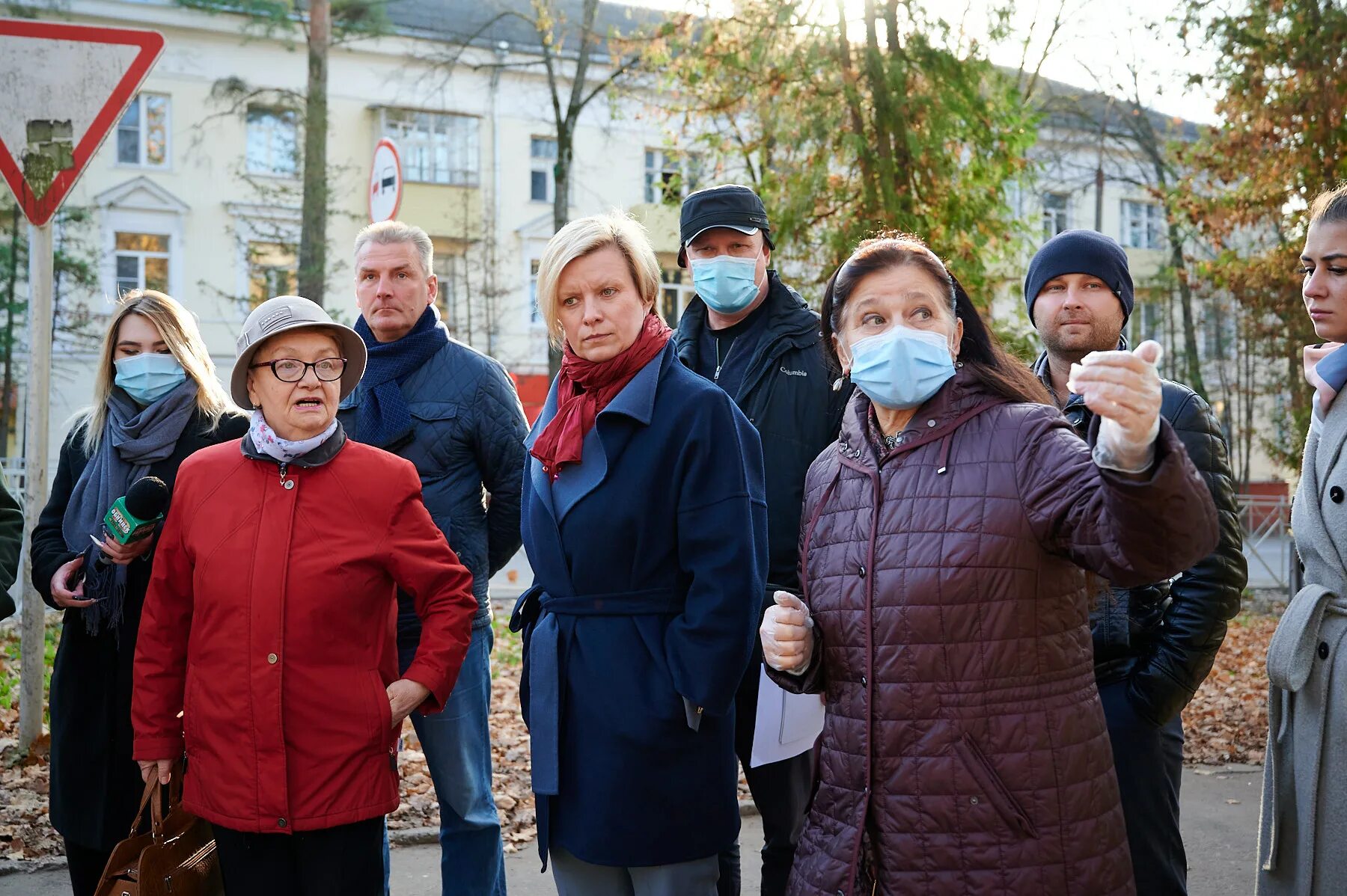 балаково акция в честь крыма. жители мценска. сегодня жители. проводы мобилизованных мценск. маршировка картинки россия.