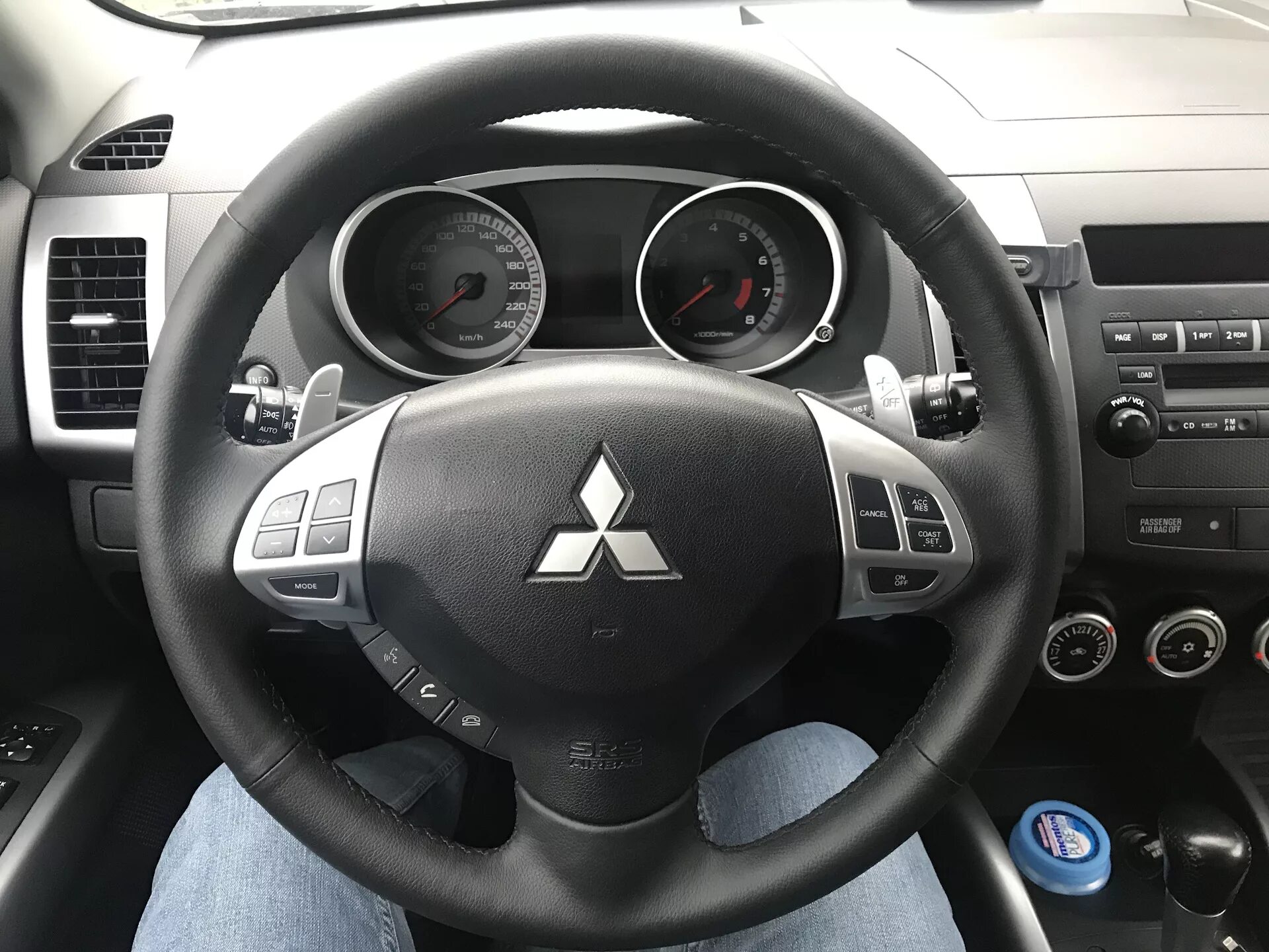 Mitsubishi outlander руль. Mitsubishi Outlander XL 2008 руль. Mitsubishi Outlander XL руль. Руль Митсубиси Аутлендер XL 2008. Руль Митсубиси Аутлендер xl2.