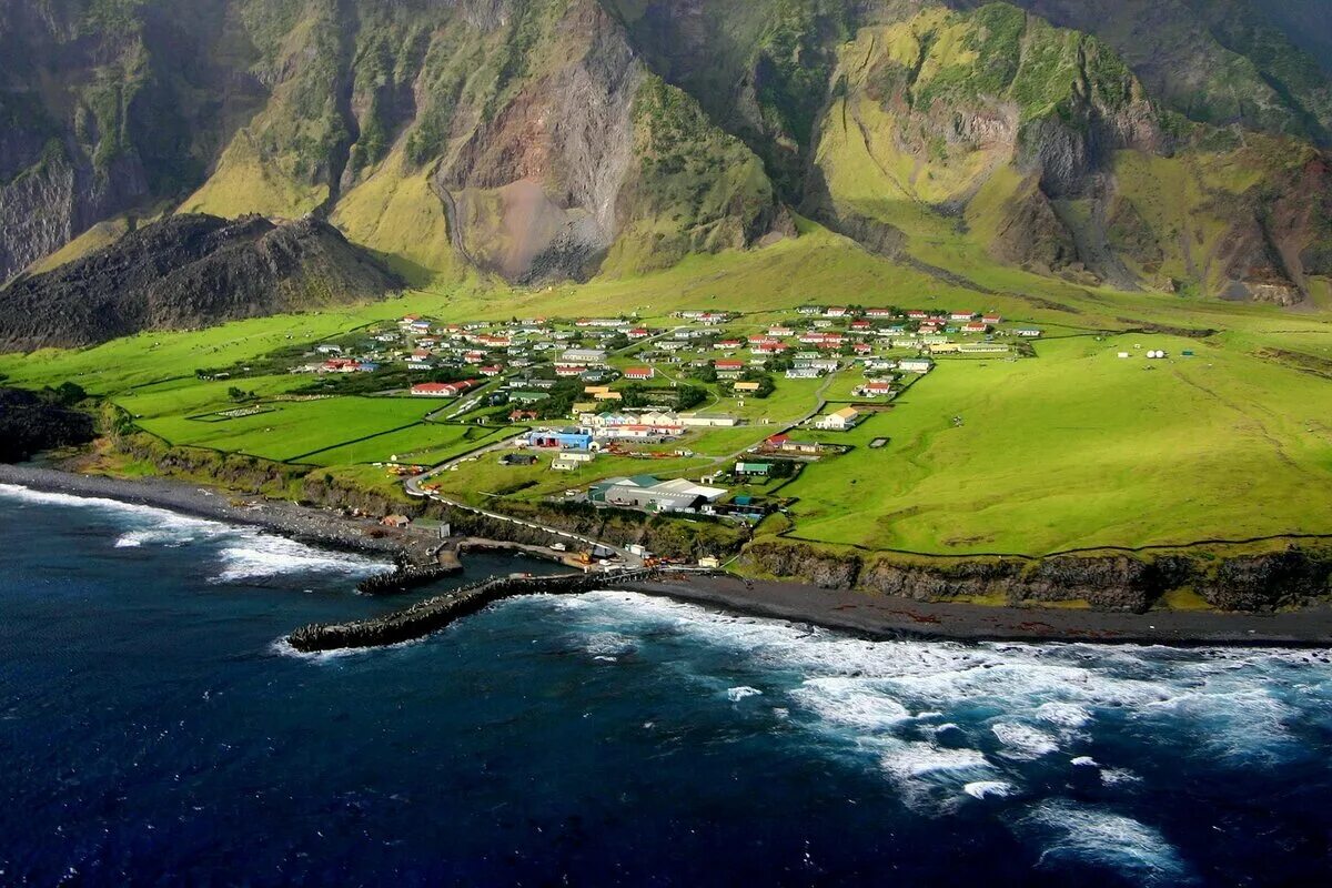 Удалить island. Тристан-да-Кунья. Эдинбург семи морей Тристан-да-Кунья. Поселок Эдинбург семи морей. Архипелаг Тристан-да-Кунья Великобритания.