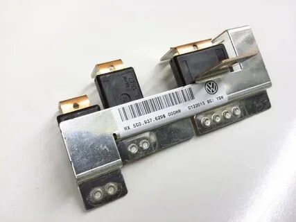 937 629