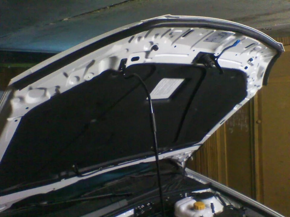 Капот дэу джентра. Лачетти с задним открытым капотом. Капот для daewoo gentra ii. Капот дэу джентра. Капот дэу джентра.