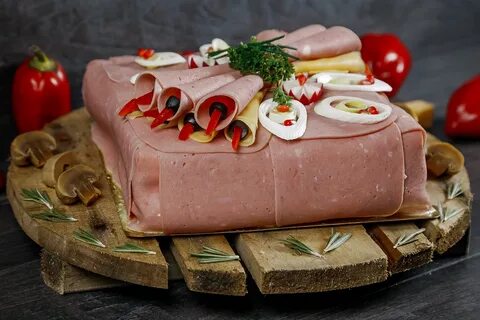 Колбасный пирог