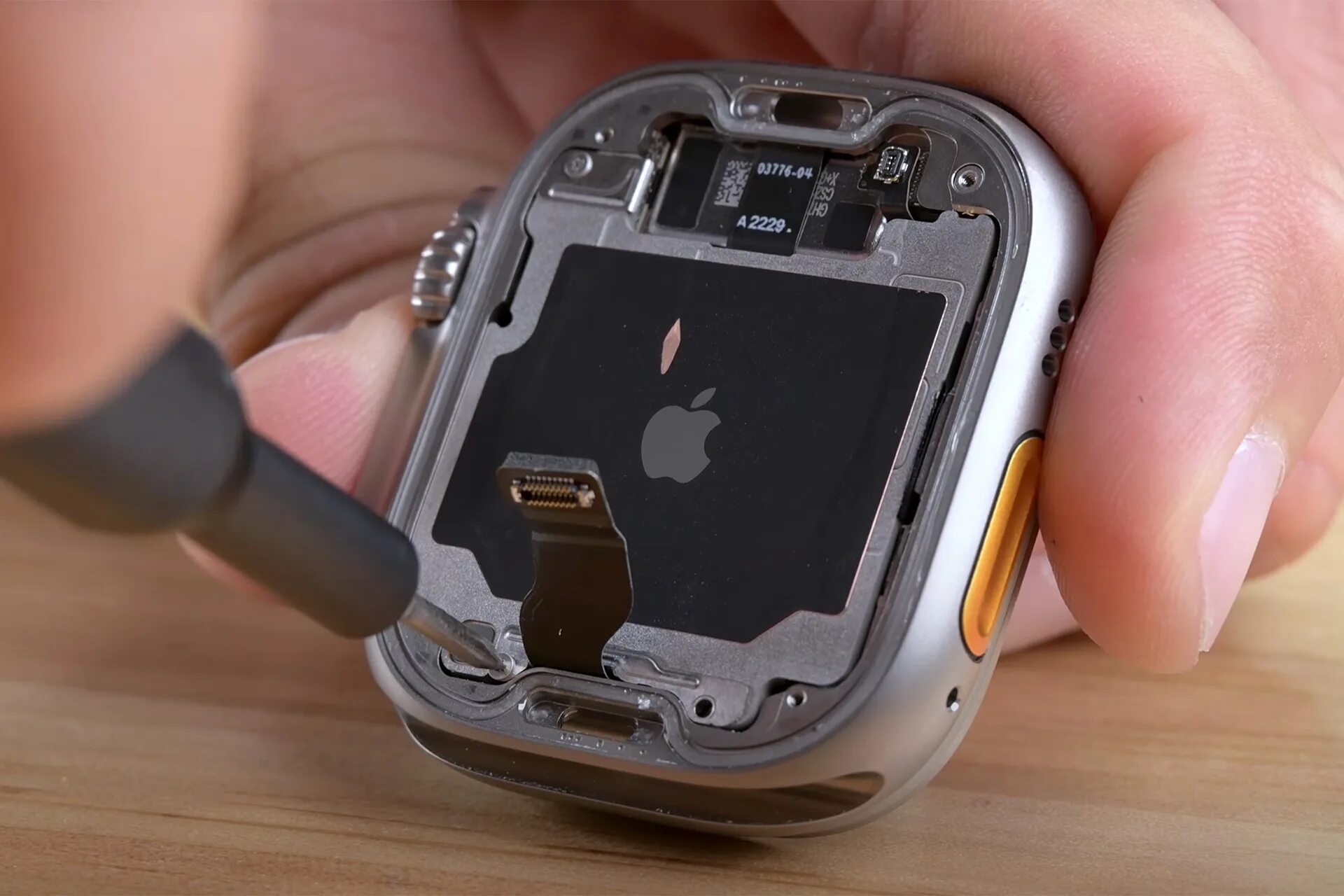 Как открыть эппл вотч. Эпл вотч ультра. внутренности эпл вотч. apple tv 2025 ifixit. разбор китайских апл вотч.