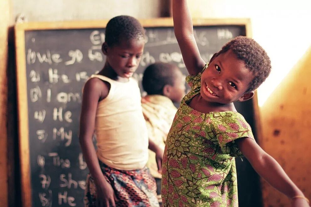 Жизнь детей в разных странах. Жизнь детей в других странах. Малави дети. Жизнь детей в других странах. Нравы китайской глубинки.