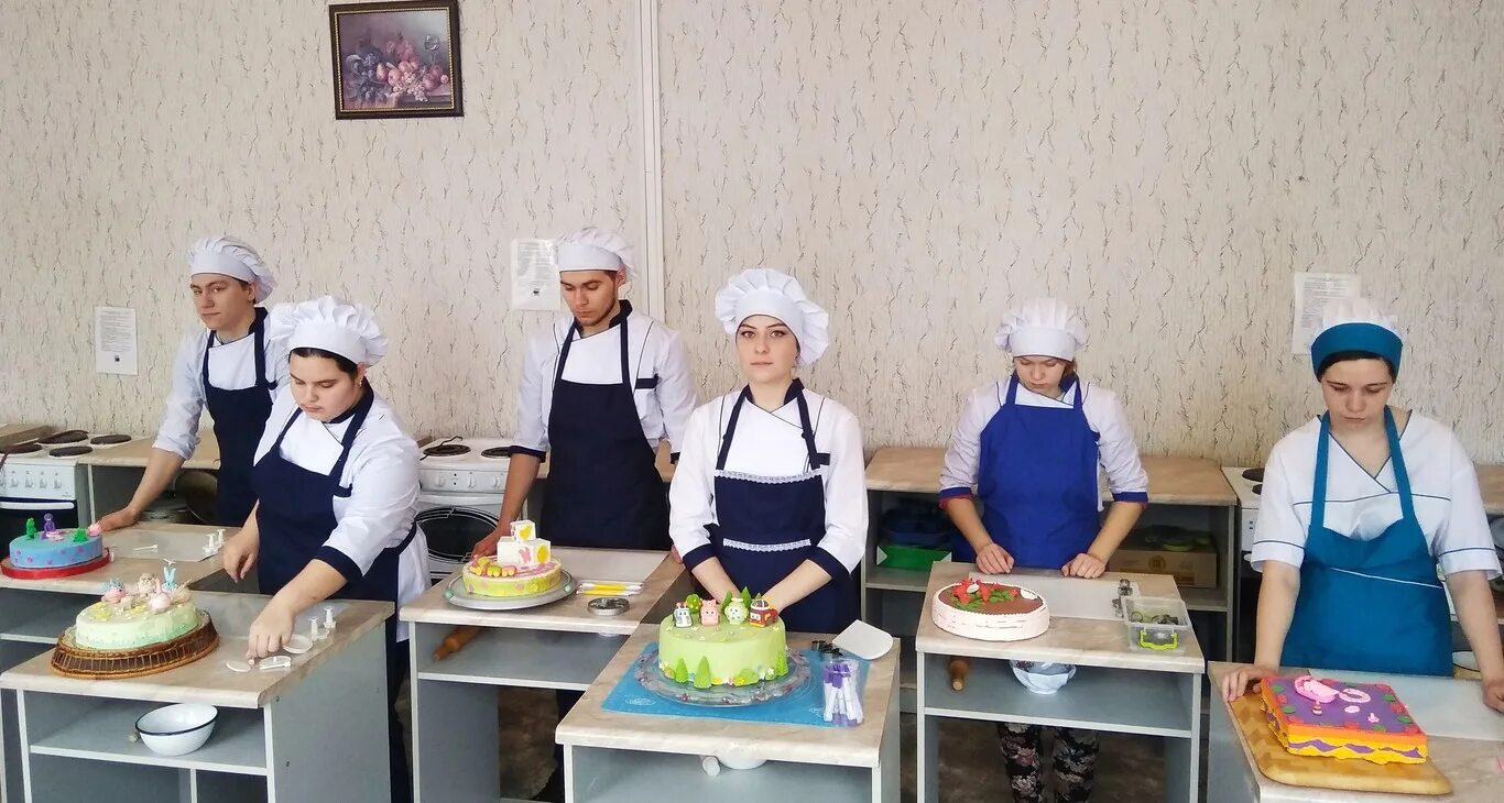Техникум сахарной промышленности ктсп краснодар преподаватели. Краснодарский пищевой техникум. Колледж пищевых технологий спб. Нэмт новочеркасск выпуск 2012 год. Электромеханический техникум новосибирск.
