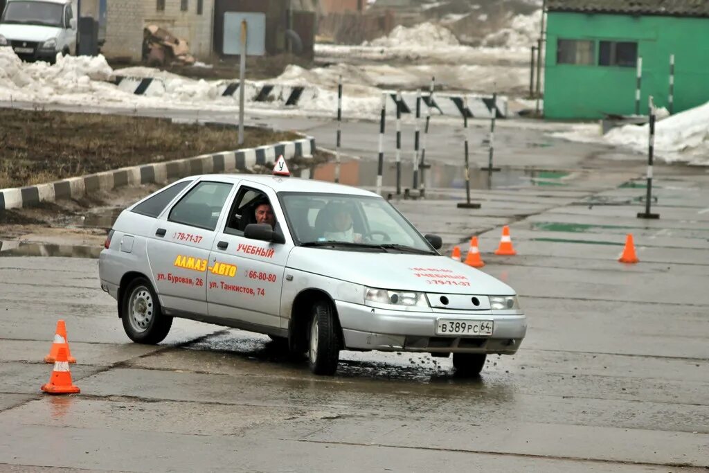 Конкурс автомобиль. Автомобильные конкурсы. Площадка автошколы Импульс. Украсить машину на конкурс автоледи. Королева дорог 3