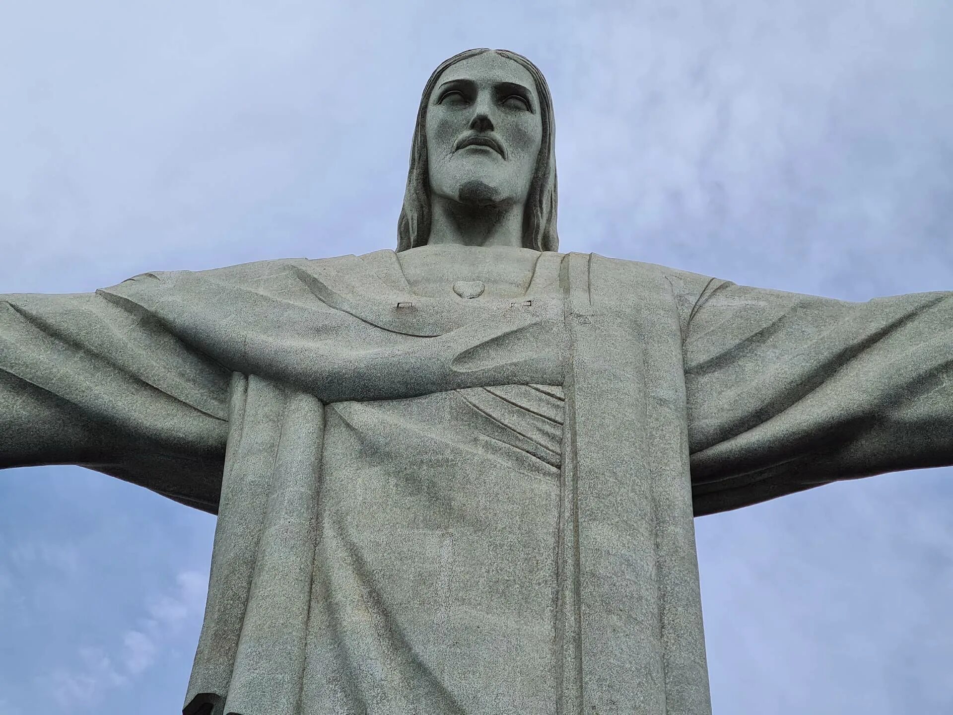 Статуя искупителя. Христос Искупитель Рио де Жанейро. Статуя Христа Рио-де-Жанейро Бразилия. Статуя Христа-Искупителя Бразилия. Статуя Иисуса в Рио де Жанейро.