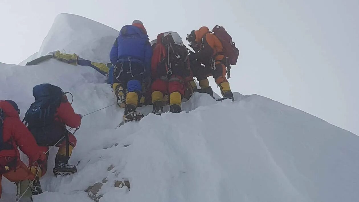 Makalu SIMOND палатка. Манаслу восхождение. Восхождение на Эверест 2023. Макалу с вершины Манаслу. Сколько по времени подниматься на эверест