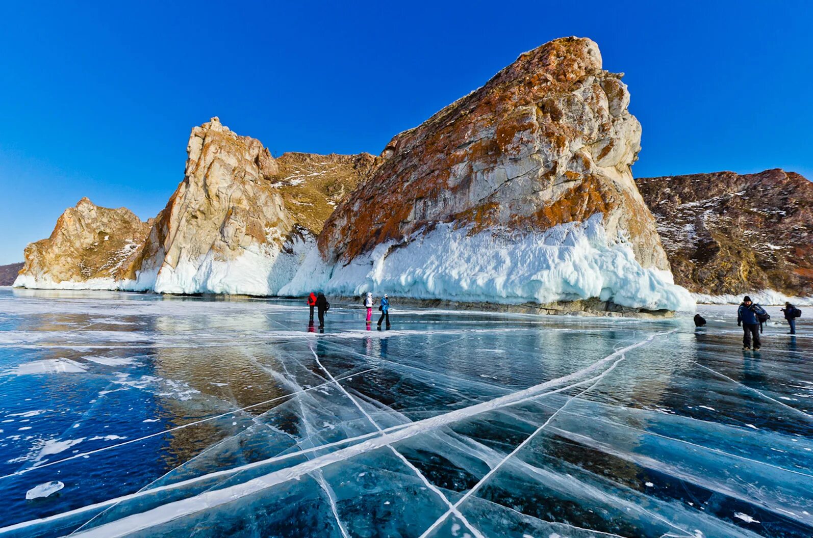 Сколько лед на байкале. Turquoise Ice, Lake Baikal – Russia. Ольхон лед. Иркутск Байкал лед. Озеро Байкал зима.