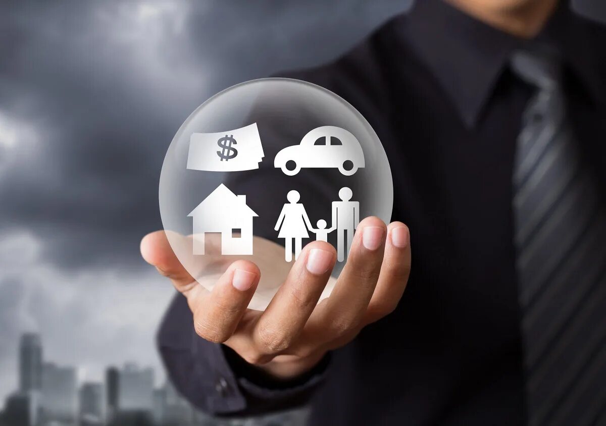 Страхование жизни. Страховой агент. Страхование. Insurance concept. Страхование.