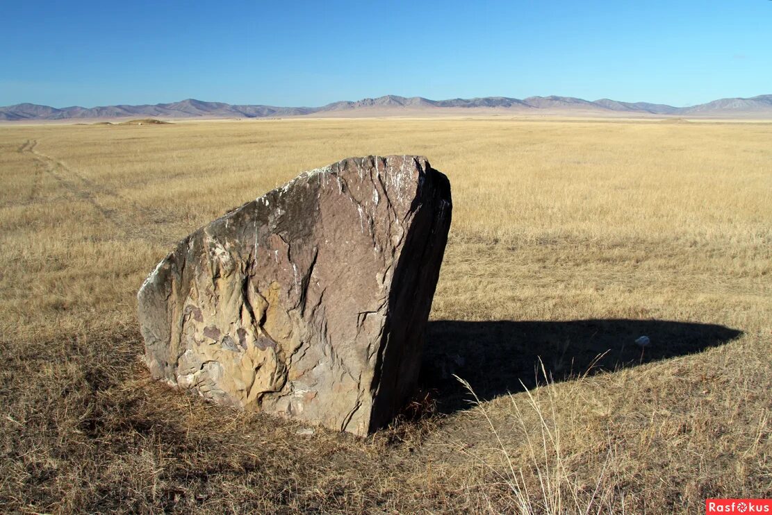 археологические памятники хакасии менгиры. хакасия каменная. хакасия каменная. абакан менгиры. менгиры неолит.